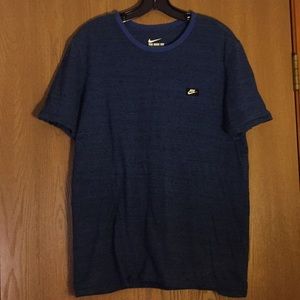 Guc Nike tee athletic cut size large